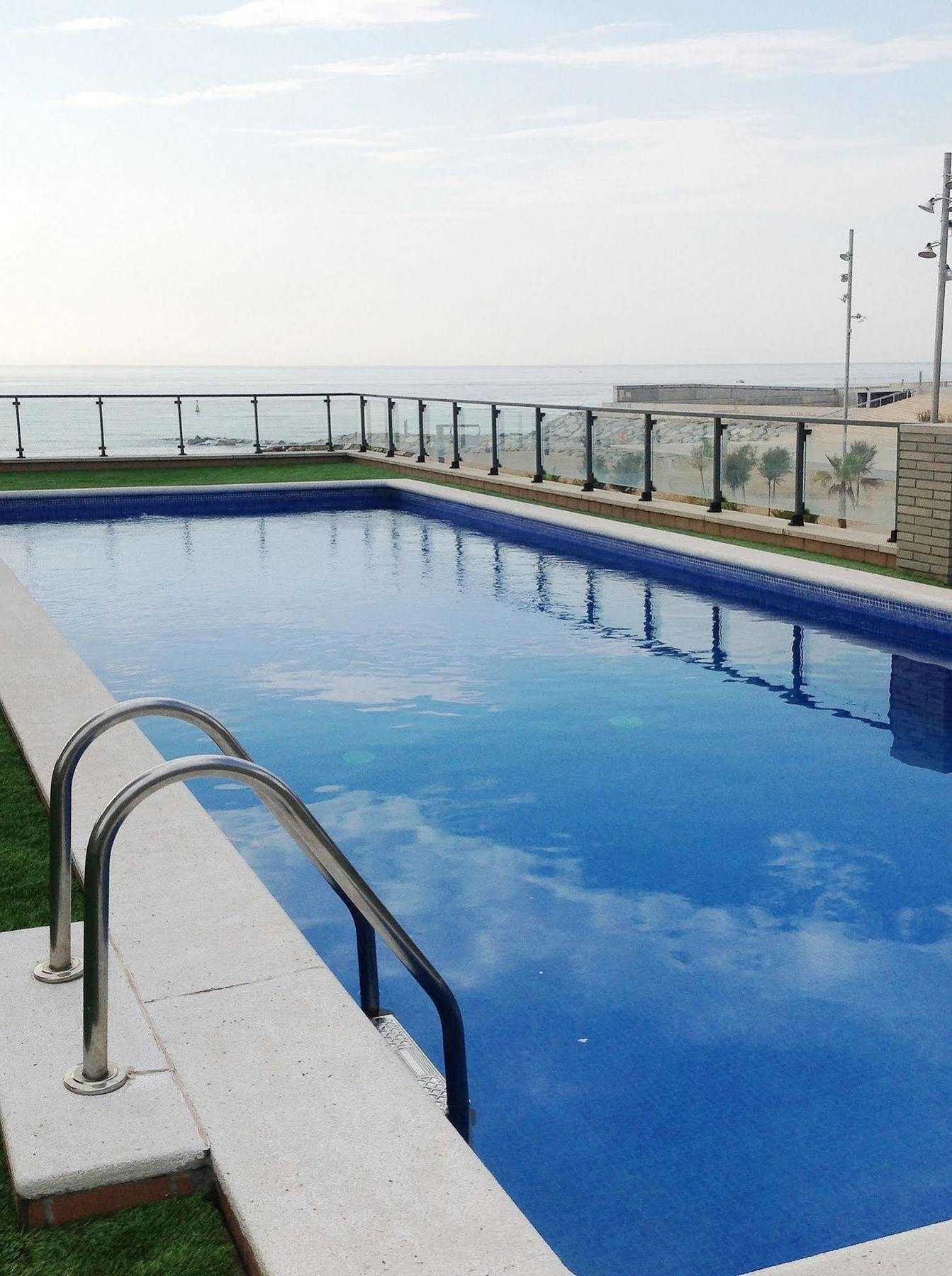 Alcam Badalona Playa Norte Exteriör bild